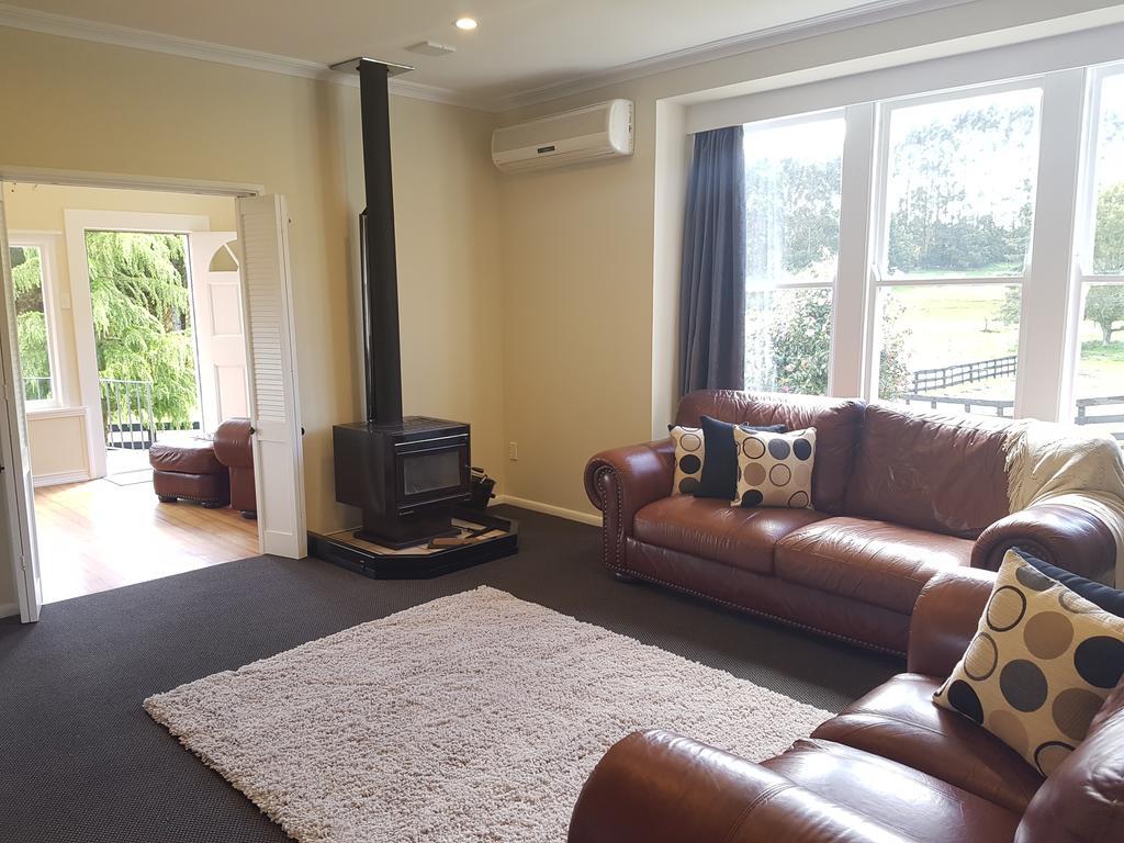 The Farmhouse - Taupo Villa Kinloch Buitenkant foto
